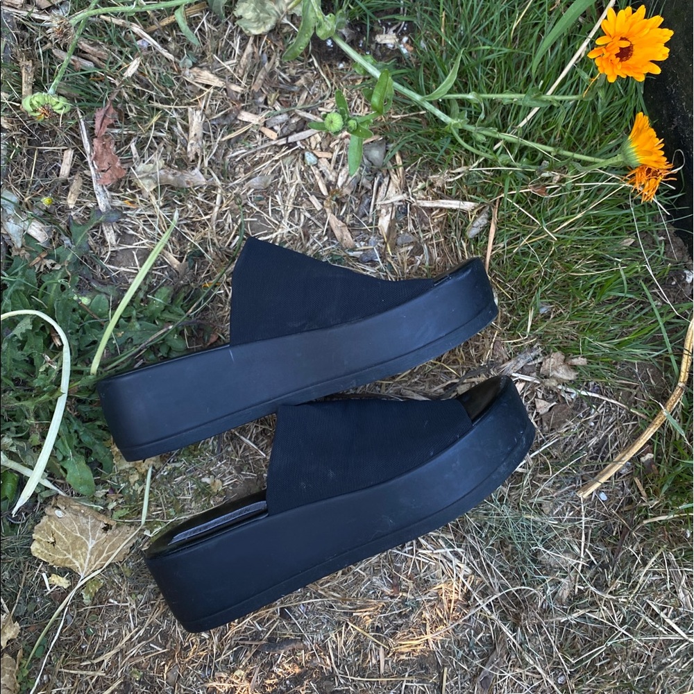 Steve Madden slides